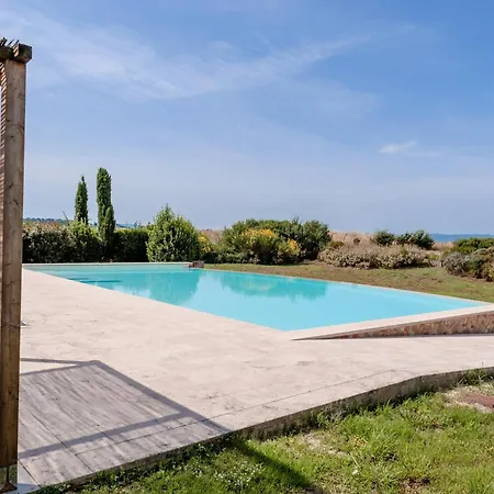 Il Borgo Delle *