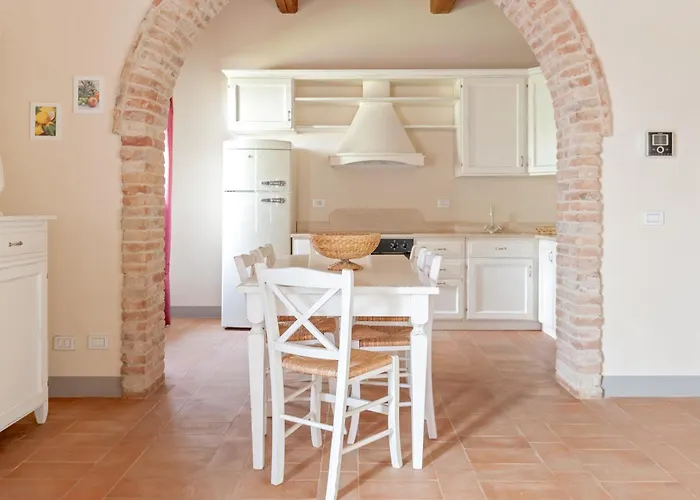 Il Borgo Delle *